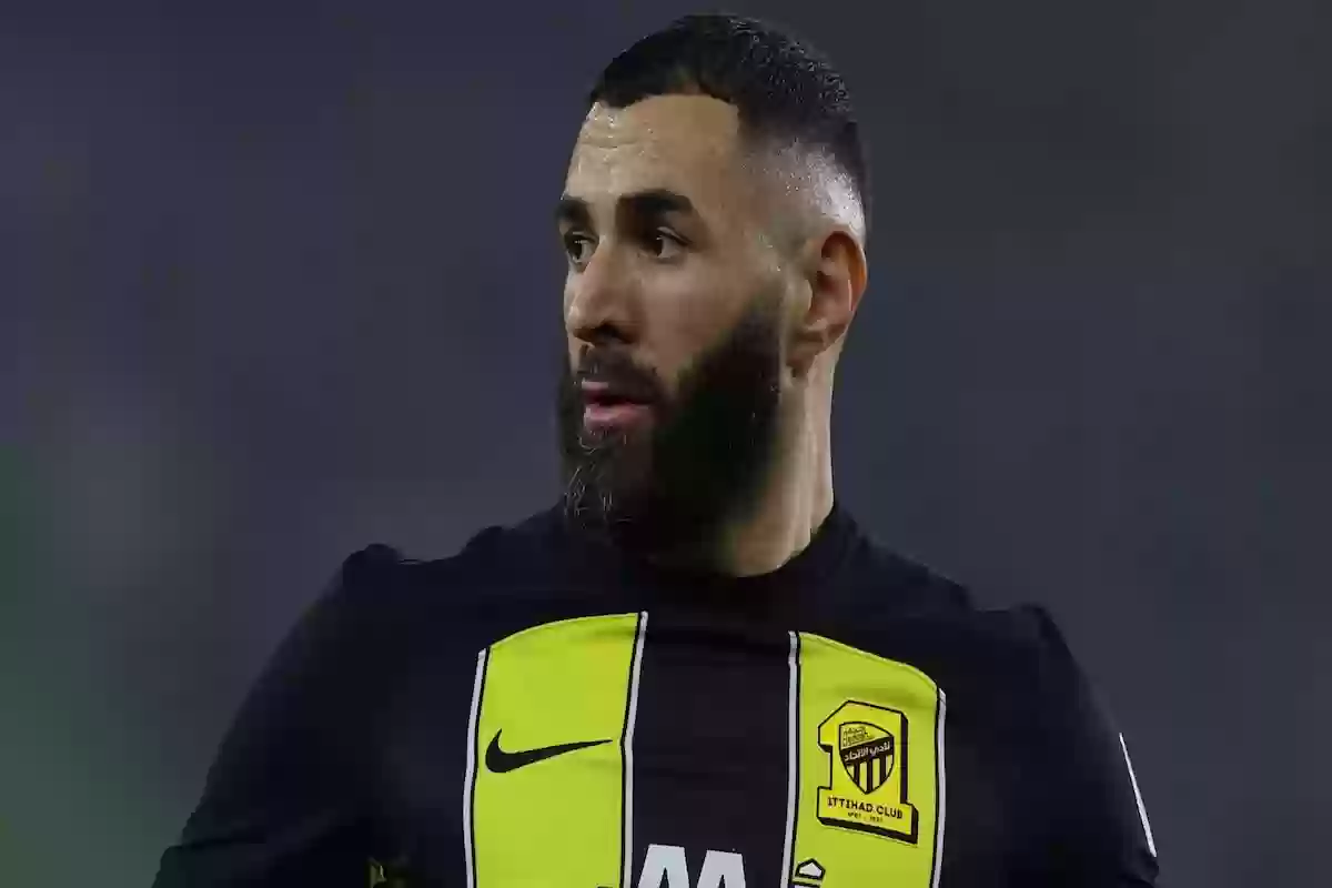السالمي يؤيد تعليق بنزيما على عدم التسجيل.. تلك مشكلة الاتحاد