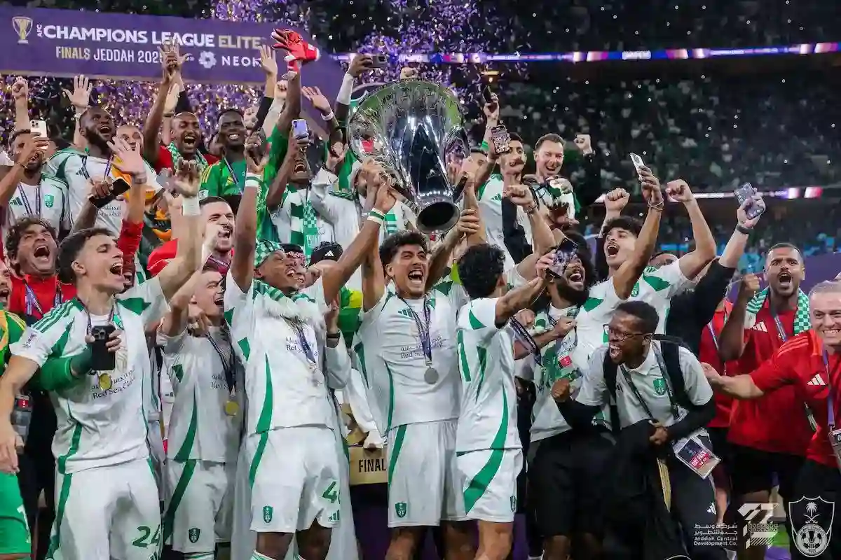  احتفاء الأهلي السعودي بتتويج لقب دوري أبطال آسيا للنخبة هذا الموسم 2025