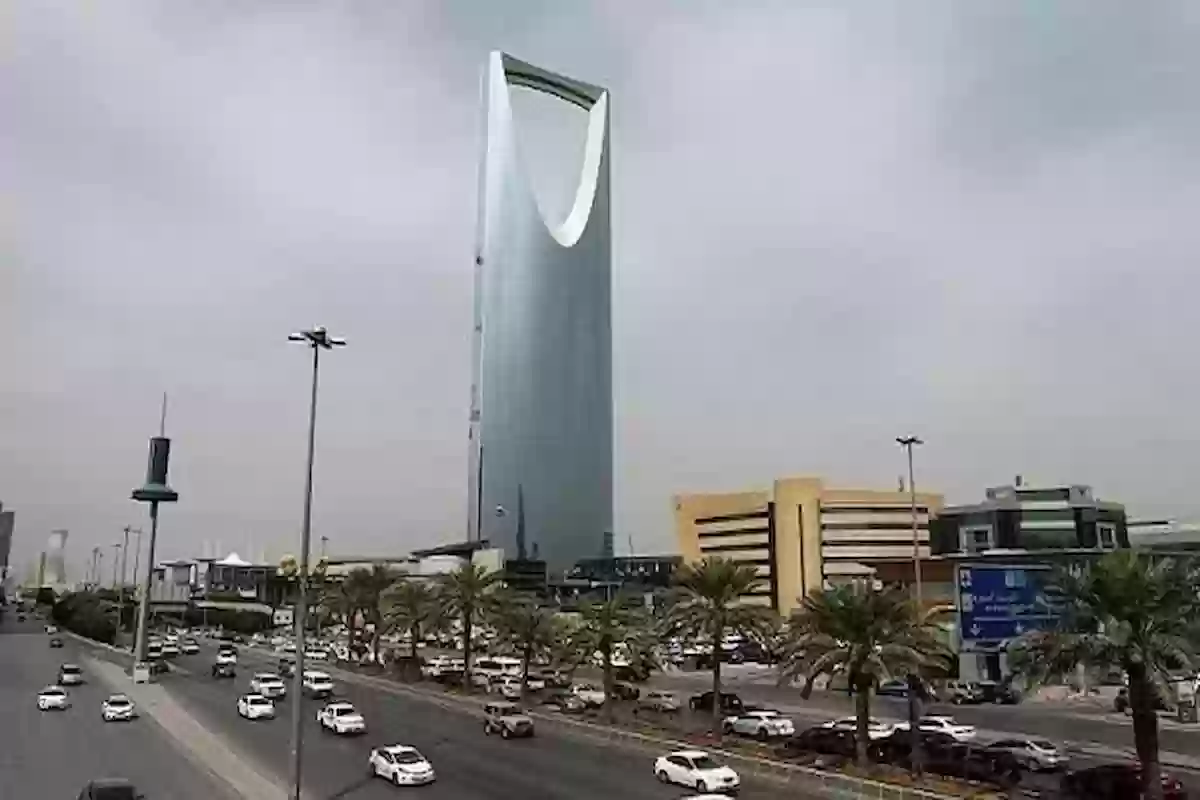 «الوطني للأرصاد» يُحذر من تأثير الرياح المستمرة والغبار