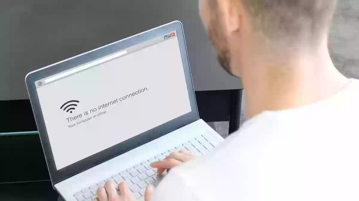 خبر انقطاع الإنترنت يثير القلق بالسعودية والخليج والعالم