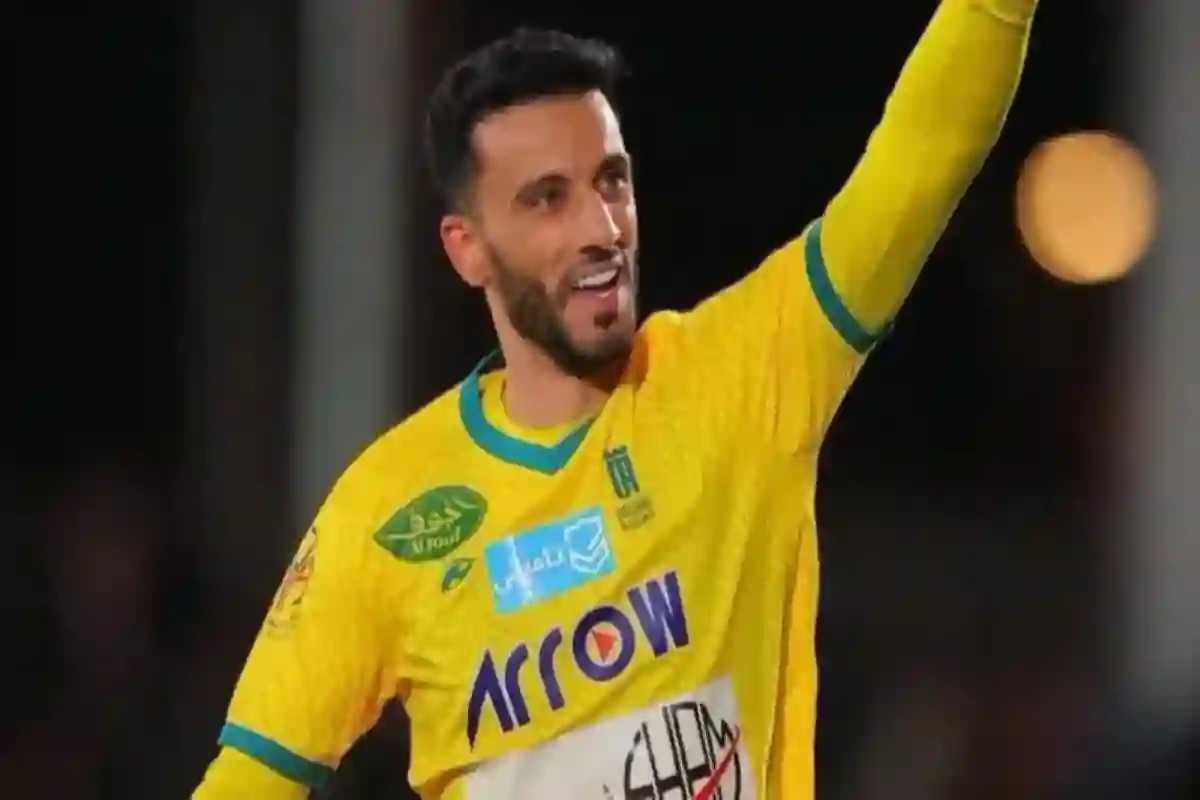 عمر السومة يغادر العروبة ويتجه لمونديال الأندية عبر بوابة الوداد