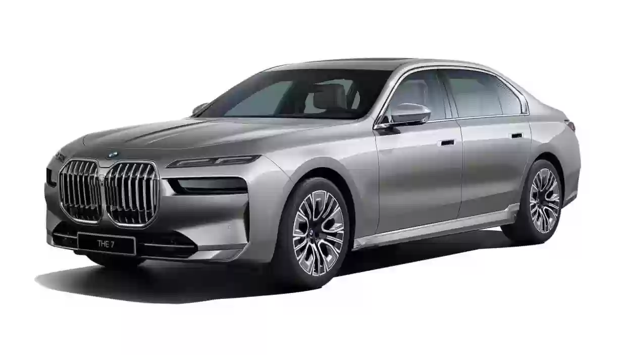 مواصفات سيارة BMW الفئة السابعة الجديدة في السعودية