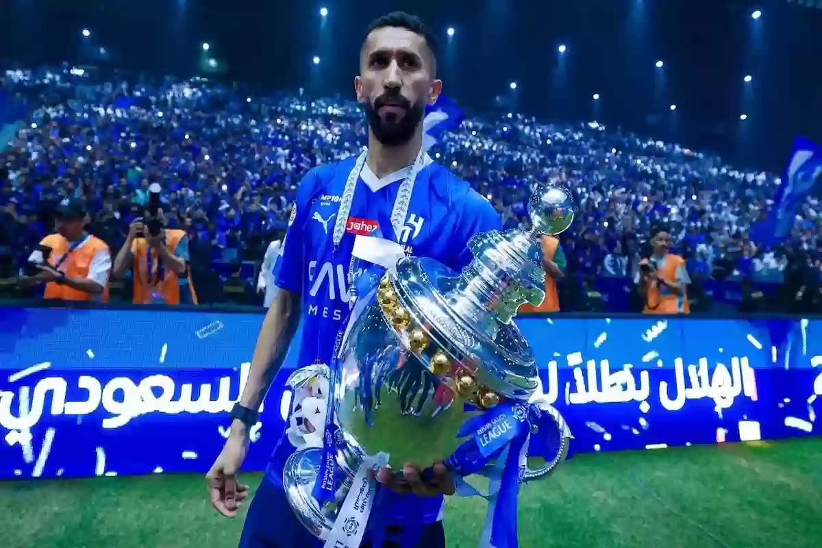 الشباب يقدم عرض لضم