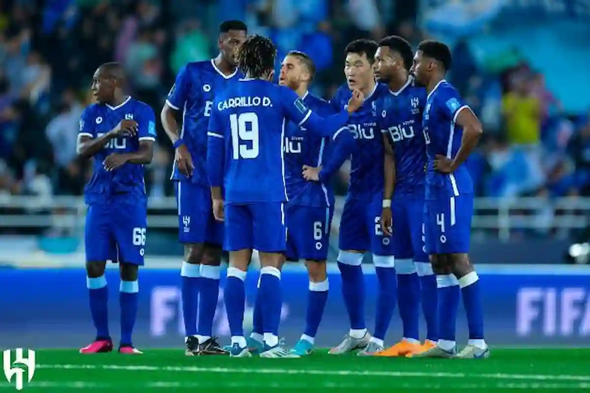 مفاجأة نارية حول حسم مصير محترف الهلال السعودي