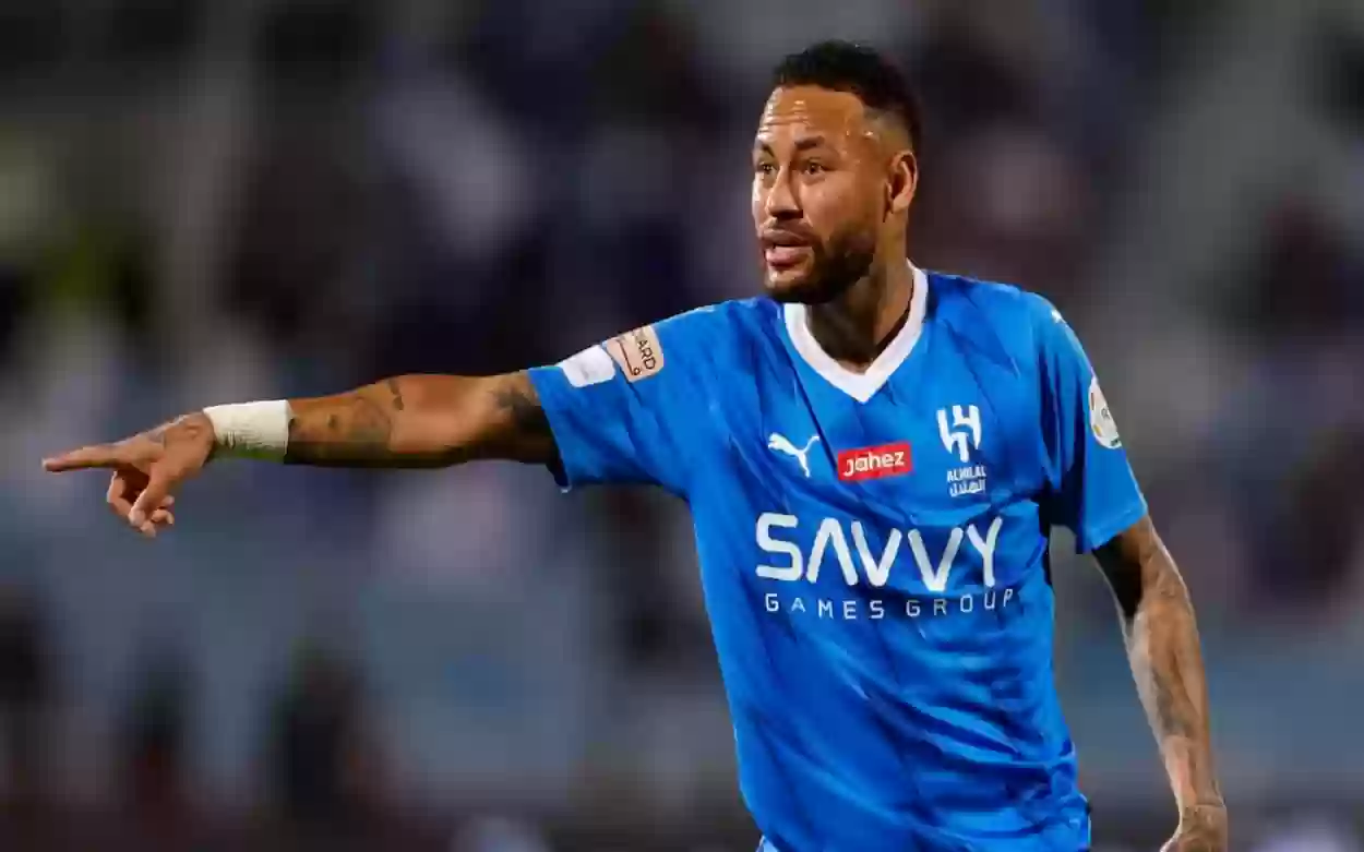 موقف طريف يجمع بين نيمار وكنو في ملعب الهلال
