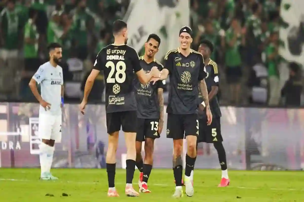 تصريحات مدافع الأهلي السعودي بعد التألق وتسجيل هدفين في خماسية الفيحاء 