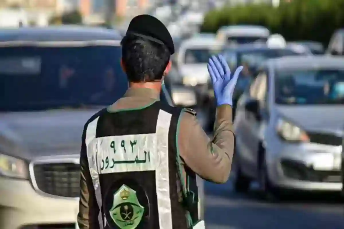 المرور السعودي يطلق تنويهًا للمركبات المتقابلة في تقاطع متساوٍ الأفضلية
