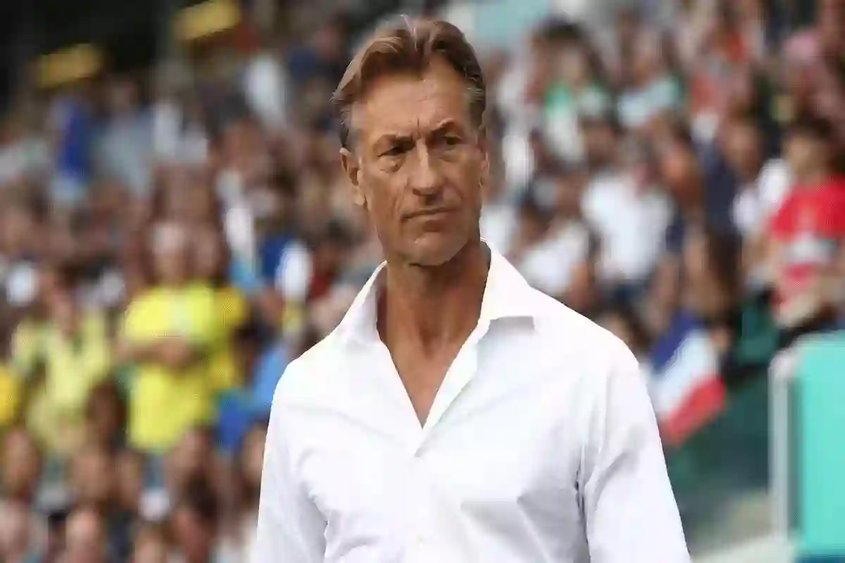 لوم وعتاب من عماد السالمي لـ رينارد بسبب لاعبان من نجوم المنتخب السعودي
