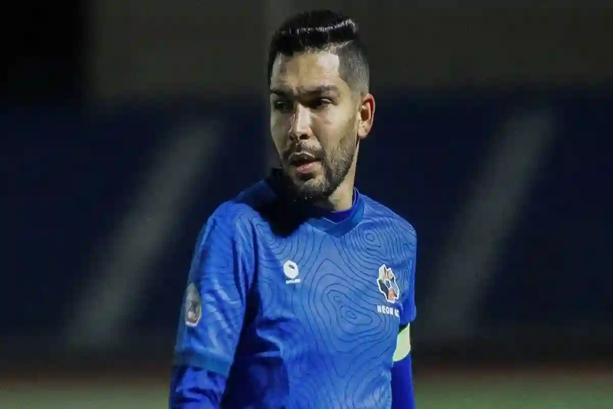 تصريح صادم من محترف العالمي السابق بخصوص لقب روشن