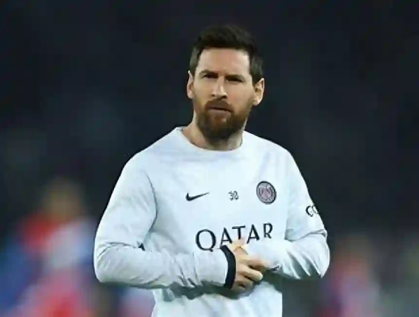 ميسي يعلّق على تألق رونالدو