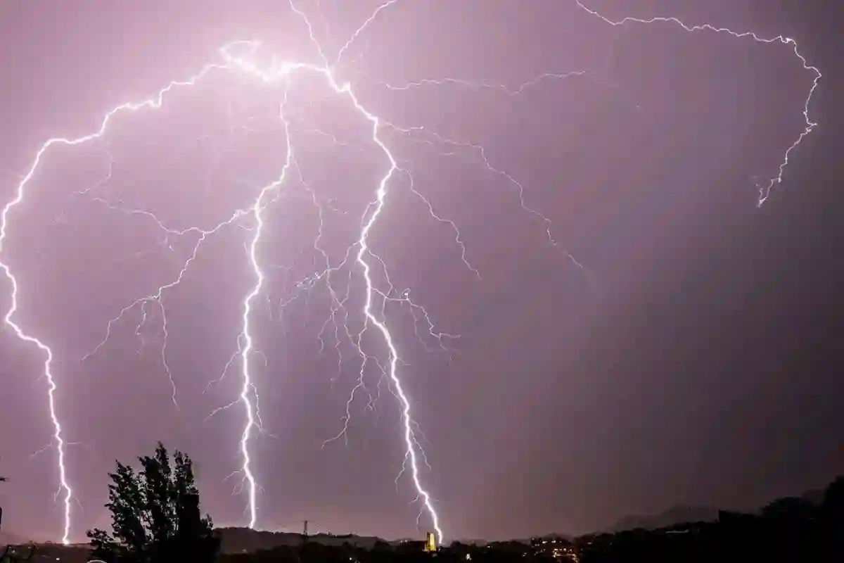 أمطار رعدية