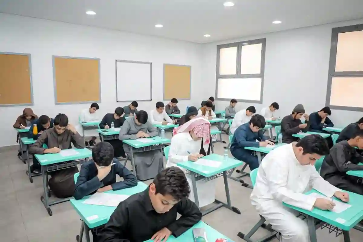 وزارة التعليم السعودية تراجع تجربة الثلاث فصول.. والقرار خلال أسابيع