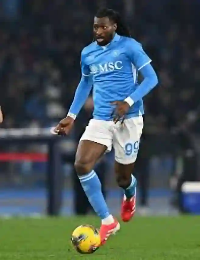 الهلال يطارد نجم نابولي
