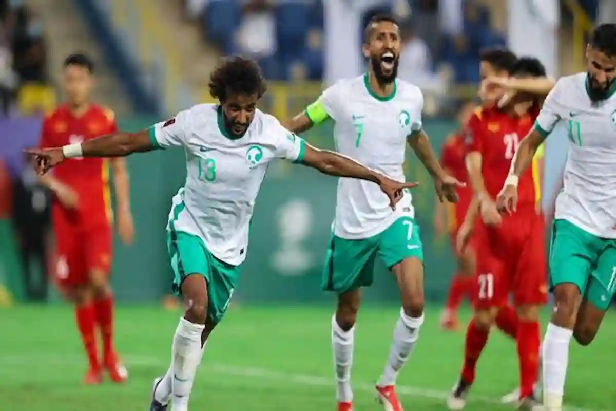 عطيف يكشف هوية المنتخب الأكثر خطورة أمام السعودية