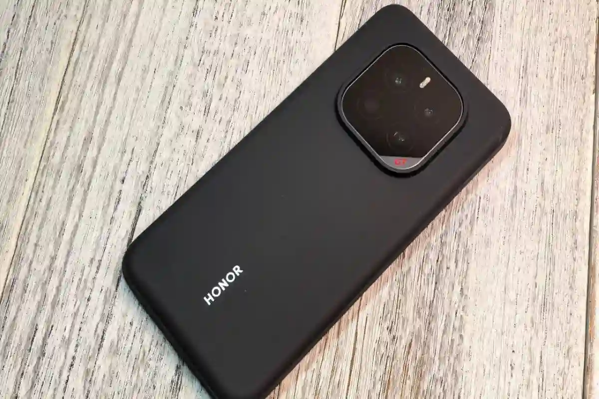 HONOR تعلن رسمياً عن توفر هاتفها الجديد في السوق السعودي