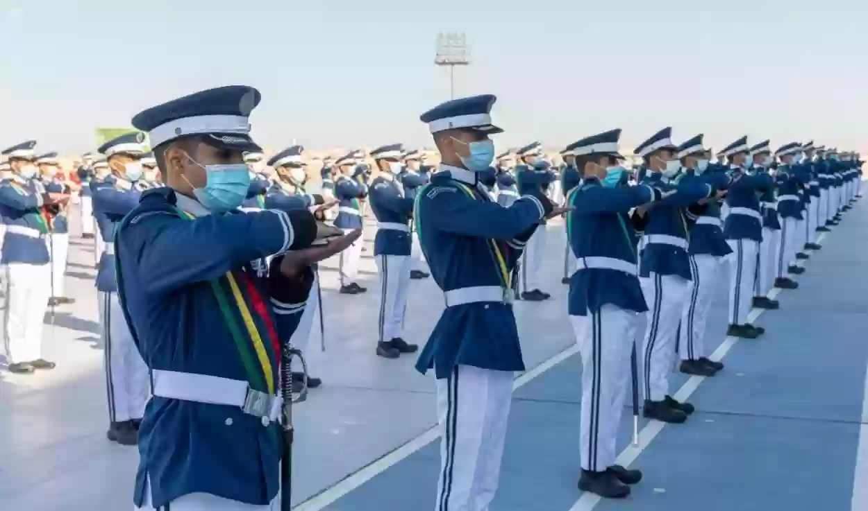 كم مدة الدراسة في كليات هندسة الطيران في السعودية