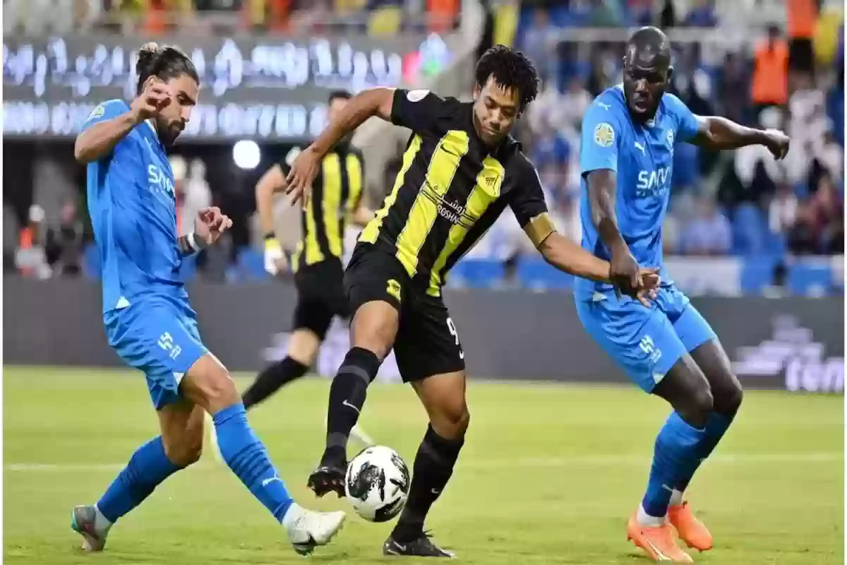 الدعيع يفجرها ويعلن