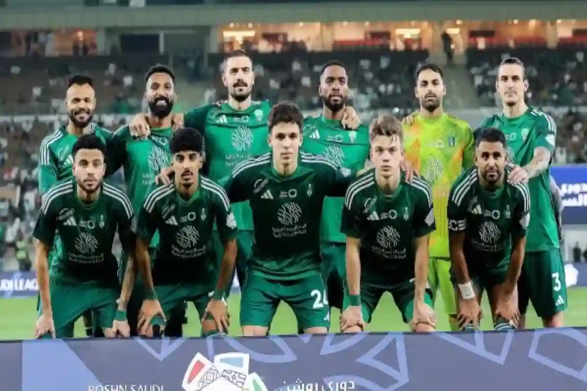 الأهلي السعودي يُطيح بـ 4 من محترفيه