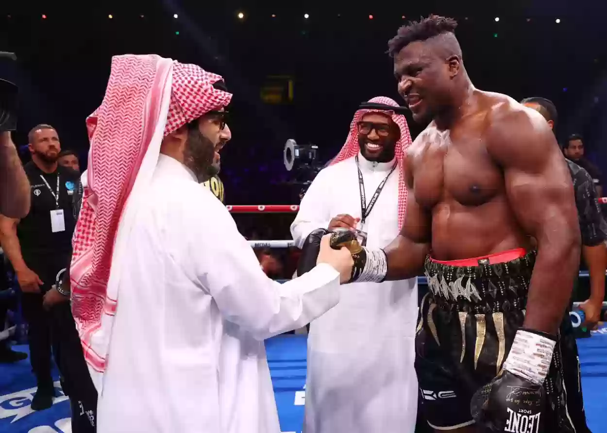 تركي آل الشيخ يتوج